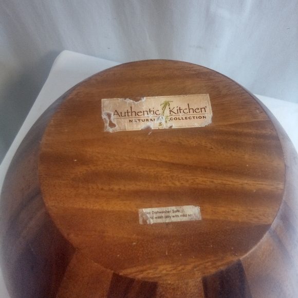 Large Wooden Bowl by Authentic Kitchen 12in diameter Beautiful Grain Lines